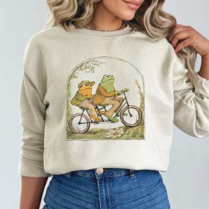 Cottage Core Frog And Toad Sweatshirt