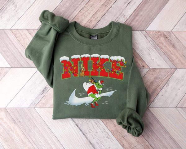 Funny Grinch’s Xmas 2022 Crewneck Sweatshirt Hoodie Shirt