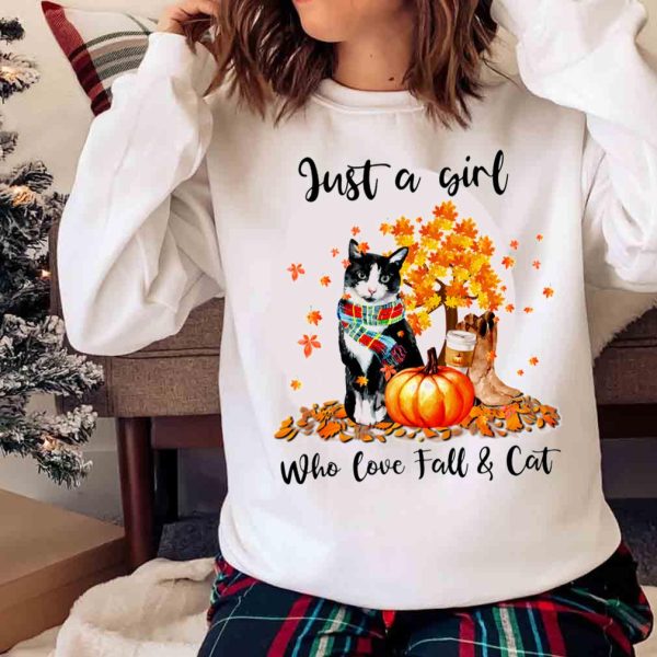 New Cat Scarf Autumn Tshirt Just A Girl Who Love Fall And Cat T-shirt