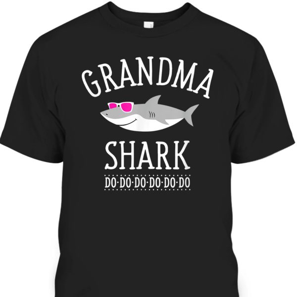 Mother’s Day T-Shirt Grandma Shark Do Do Do
