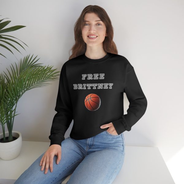 Free Brittney Griner Support Women’s Basketball Crewneck Sweatshirt