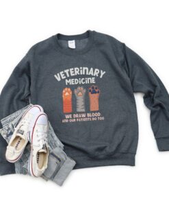 Funny Veterinarian Pet Vet Sweatshirt 1 Funny Veterinarian Pet Vet Sweatshirt 2
