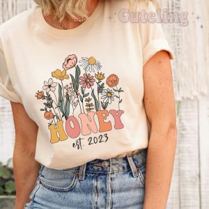 Honey Est 2023 Wildflowers Grandma Pregnancy Announcement Shirt 1