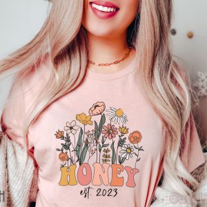 Honey Est 2023 Wildflowers Grandma Pregnancy Announcement Shirt