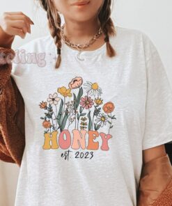 Honey Est 2023 Wildflowers Grandma Pregnancy Announcement Shirt 5 Honey Est 2023 Wildflowers Grandma Pregnancy Announcement Shirt 6
