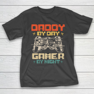 Daddy By Day Gamer By Night Funny Dad Jokes Vintage Gaming T-Shirt