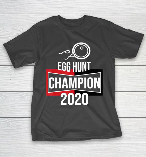Father gift shirt Announcement Egg Hunt Champion 2020 Dad Father’s Day Funny T Shirt T-Shirt