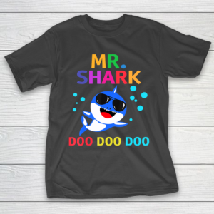 Father gift shirt Mens Mr. Shark shirt Funny Father’s Day gift T Shirt T-Shirt