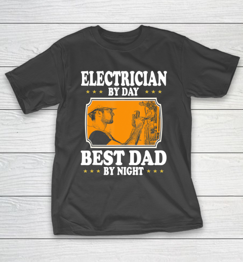 Father gift shirt Vintage Electrician by day best Dad by night lovers father T Shirt T-Shirt
