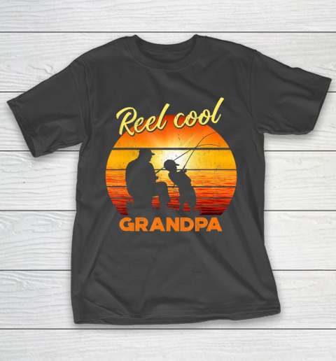 GrandFather gift shirt Vintage Fishing Reel Cool Grandpa Gift Fathers Mothers T Shirt T-Shirt