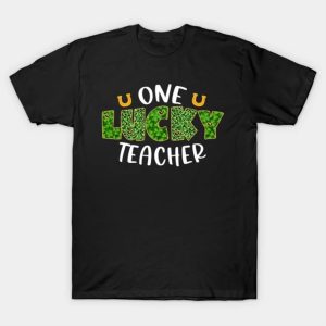 Happy St. Patrick’s Day leopard one lucky teacher funny 2023 T-shirt
