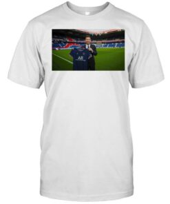 Lionel Messi signed a two year contract with Paris Saint Germain shirt 1