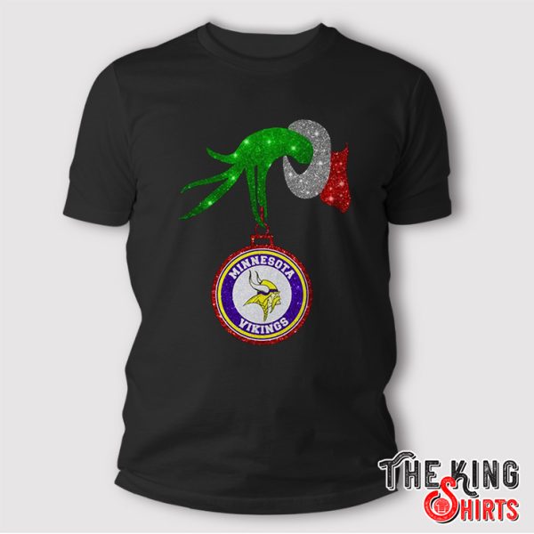 Grinch Hand Holding Minnesota Vikings Christmas T Shirt