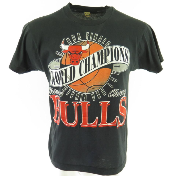 Vintage 90s Chicago Bulls T-Shirt