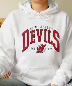 Vintage New Jersey Devils NJ Ice Hockey Unisex Sweatshirt 1 Vintage New Jersey Devils NJ Ice Hockey Unisex Sweatshirt 2