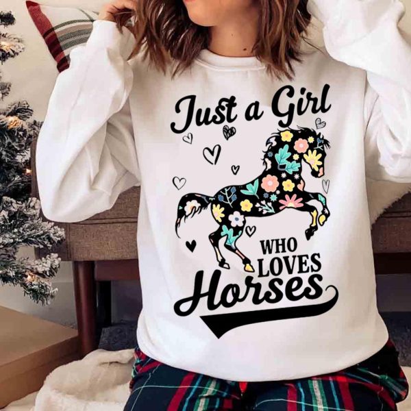 New Just A Girl Who Loves Horses T-shirt, Horse Shirt Gift For Horse Lovers