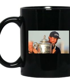 Phil Mickelson With The Trophy Golf Mugs 1