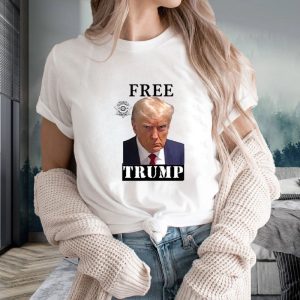 Trump Merch Sellers Prep for Verdict With 'Free Trump' T Shirt 1