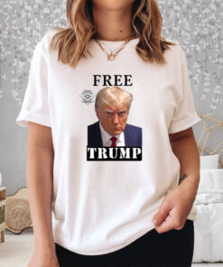 Trump Merch Sellers Prep for Verdict With 'Free Trump' T Shirt 2