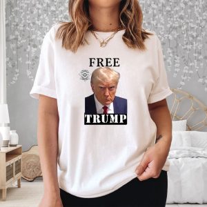 Trump Merch Sellers Prep for Verdict With 'Free Trump' T Shirt 2